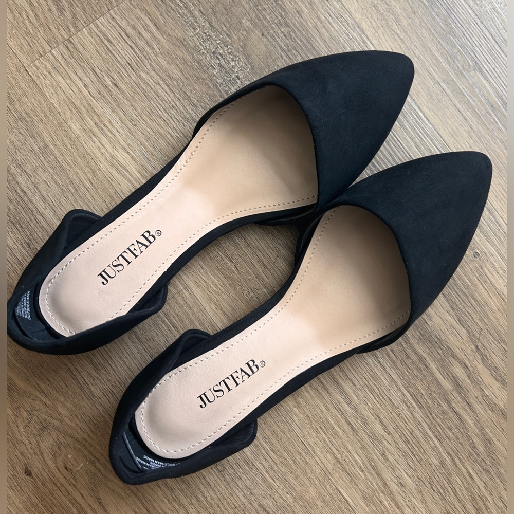 JustFab Woman’s Suede Flats- NWOT